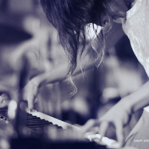 男同被三个男的双龙
