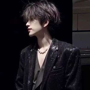 校花被两根粗黑来回进出视频
