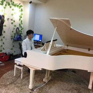 公和我在厨房添我奶头
